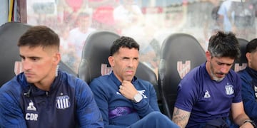 Carlos Tevez puede tener hasta ocho bajas de cara a la temporada 2026. (José Gabriel Hernández y Javier Ferreyra / La Voz)
