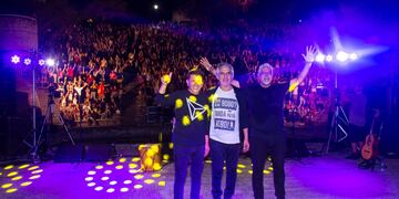 Peteco Carabajal se presentó en Paraná.