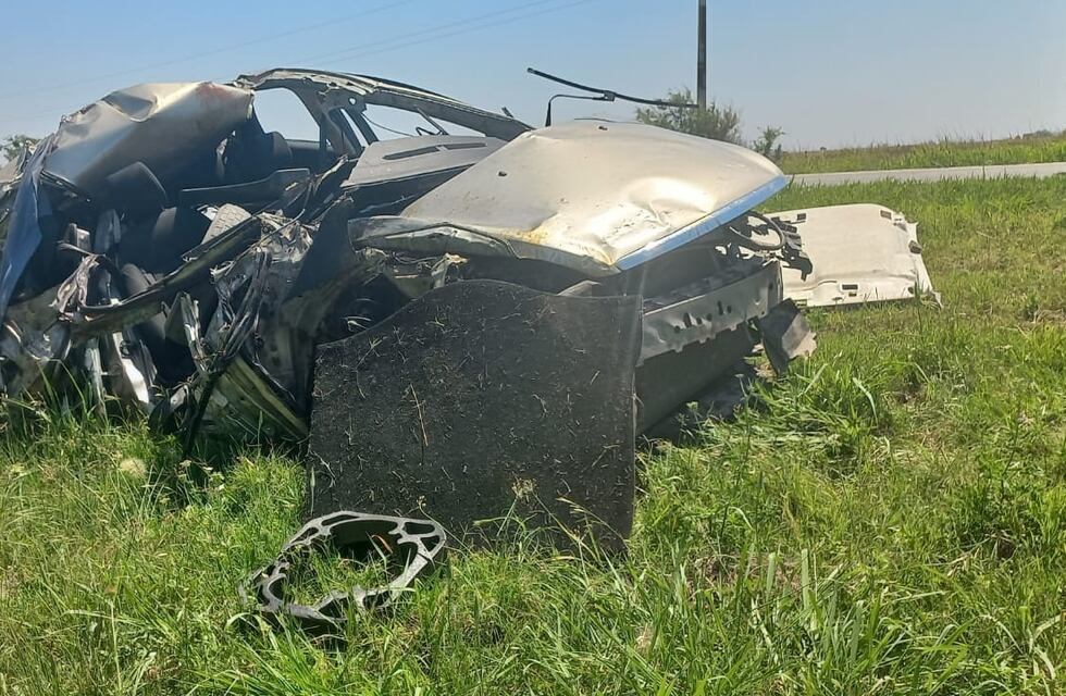 Accidente en Tercero Arriba: un joven murió en un choque entre un auto y un camión