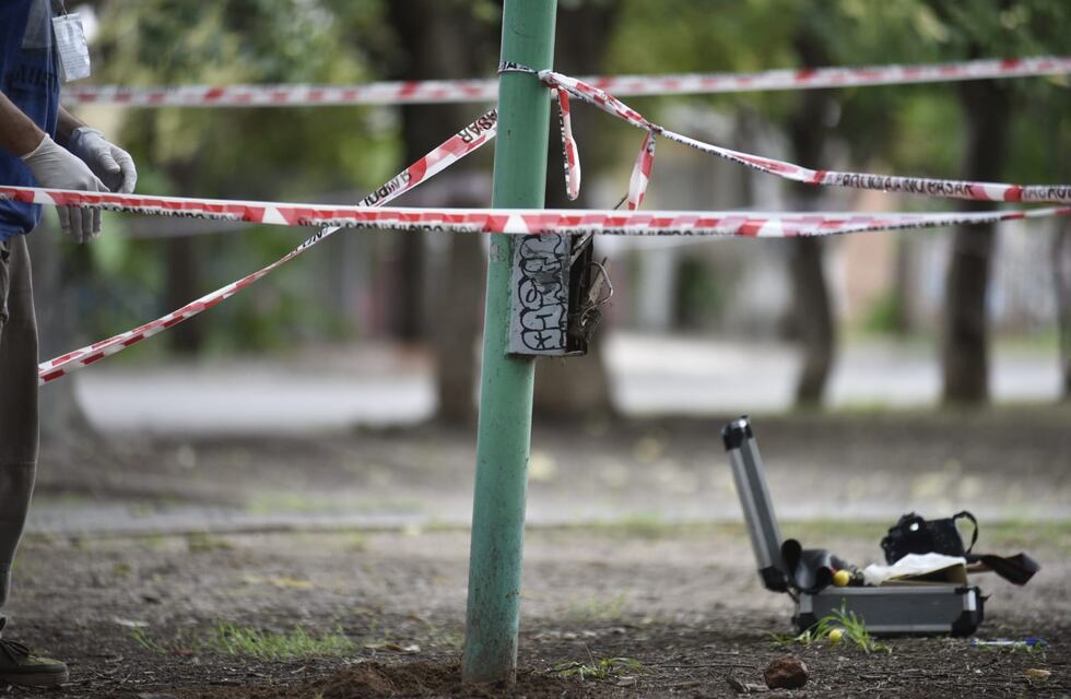 Tragedia en Córdoba: un niño murió electrocutado después de tocar un poste de la luz