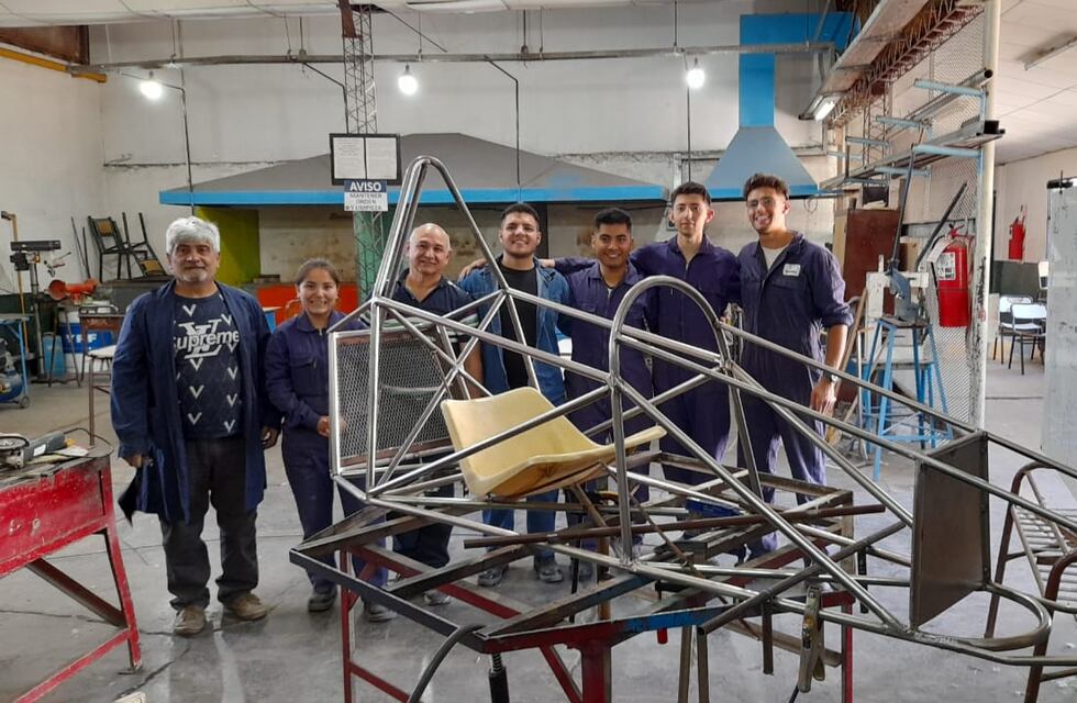 Una escuela de Luján de Cuyo también participará con su auto eléctrico en el Desafío Eco YPF