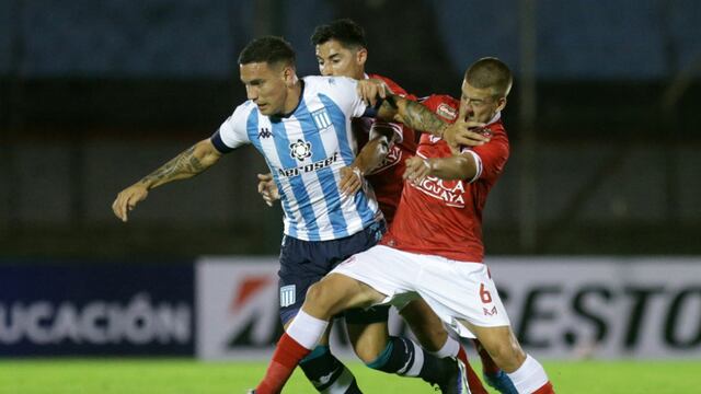 Racing de Avellaneda sumó un punto en el final del partido. (Matilde Campodonico / Pool)