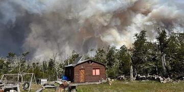 Arde Tierra del Fuego:  la superficie afectada por el incendio se estima en 6500 hectáreas