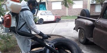 El Municipio de Concepción del Uruguay sigue con la fumigación en espacios públicos para combatir el Dengue.