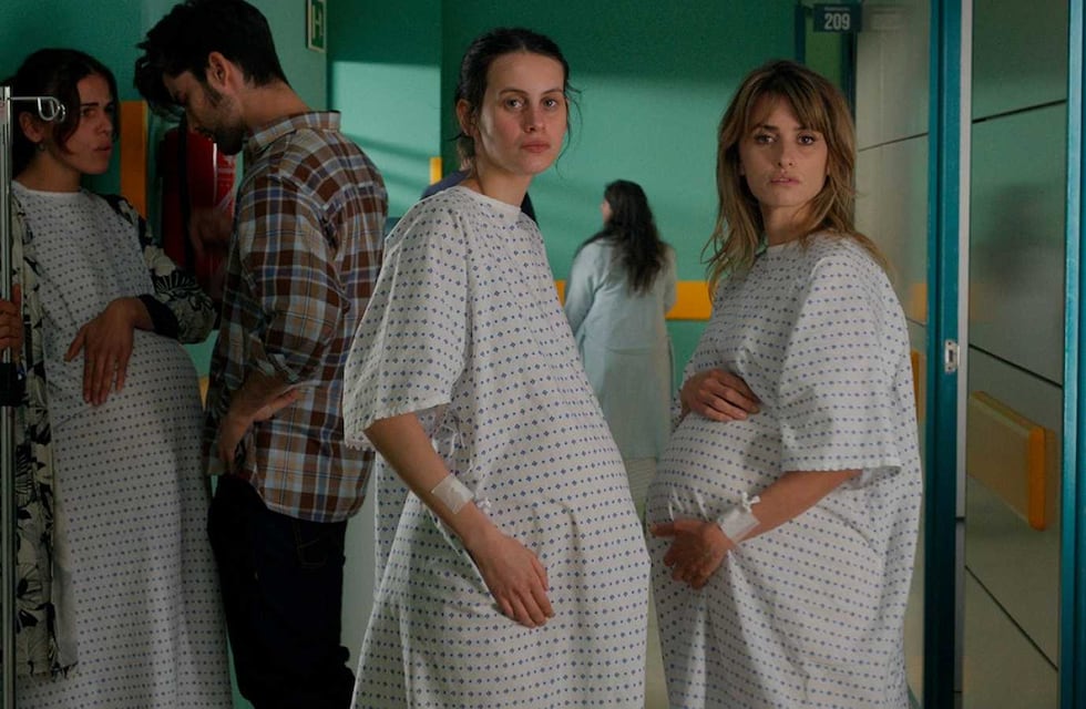 Netflix ofrece 11 películas de Pedro Almodóvar antes del estreno de “Madres Paralelas”