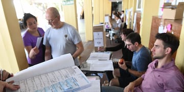 Se han incrementado los lugares de votación, por lo cual podría haber cambios de establecimientos respecto de años anteriores. (Imagen archivo José Gutierrez).