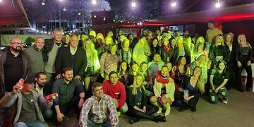 Los empleados de La Peruana recibieron el día del Empleados de Comercio festejando.