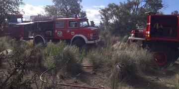 Encontraron el cuerpo de un adolescente de 17 años entre los campos incendiados.