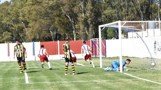Rosario empató 1 a 1 con Olimpo. Juan Garay hizo el gol tricolor.