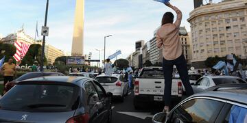 #17A, manifestación en el Obelisco en contra de las nuevas restricciones. (Foto: Clarín)
