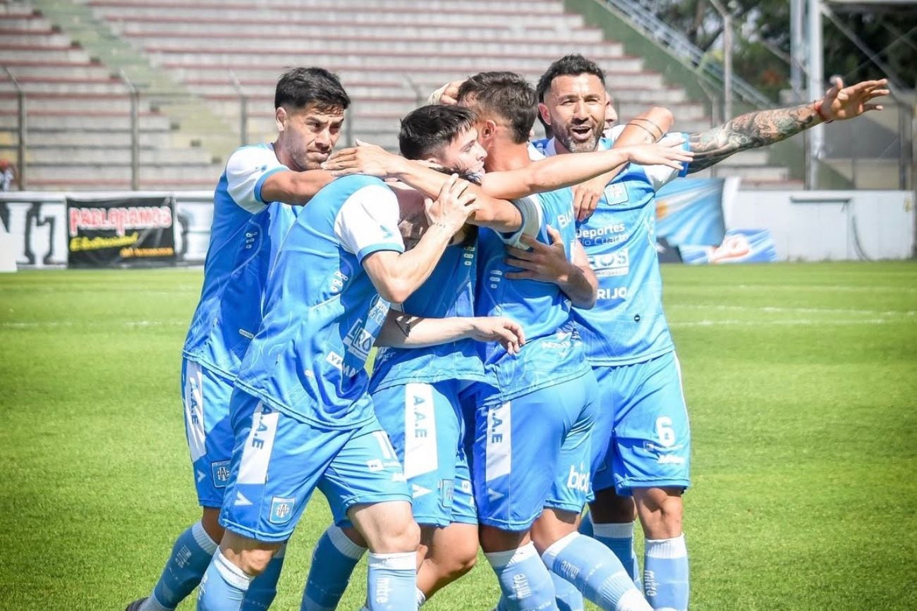 Estudiantes de Río Cuarto en la victoria ante Central Norte. (Prensa Estudiantes de Río Cuarto).