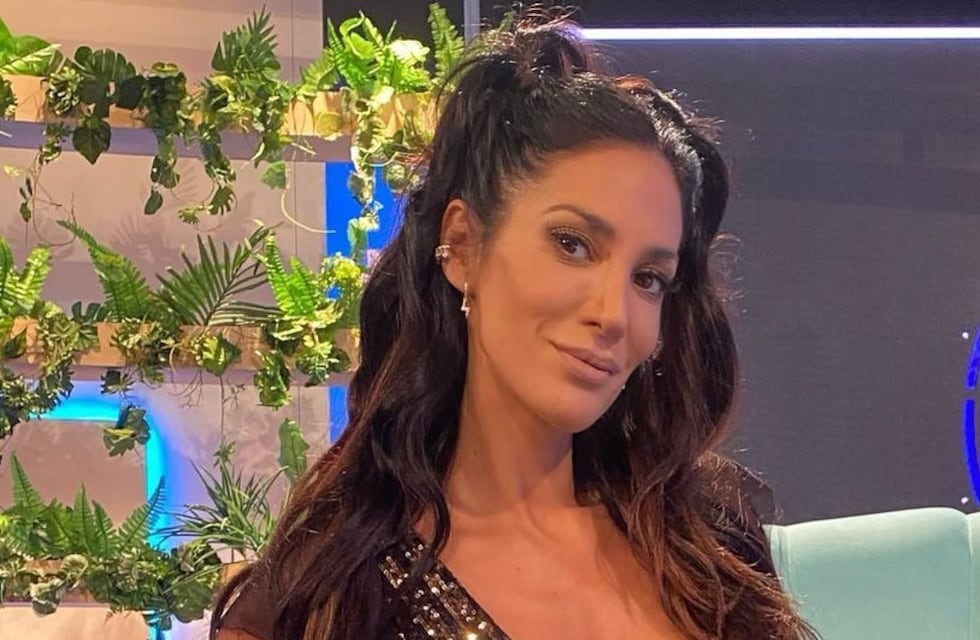 Silvina Escudero posó en microbikini para sus seguidores y le hizo frente al invierno