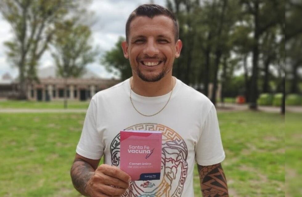 Emiliano Vecchio se vacunó contra el coronavirus y podrá jugar con Rosario Central