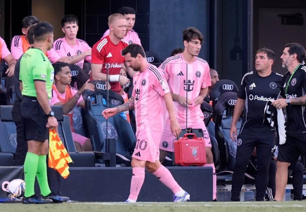 Messi se retiró con una molestia del encuentro entre Inter Miami y Necaxa.
