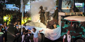 Los carros de los estudiantes le dieron color y alegría a la noche sanrafaelina.