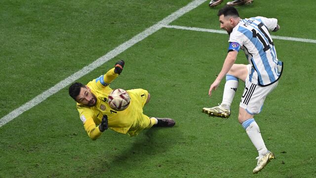 El tercer gol de Argentina en la final del Mundial contra Francia, segundo de Messi. Como Kempes, dos goles en una final (AP)