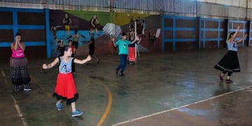 Dictarán un taller de danza folclórica al aire libre en Eldorado.