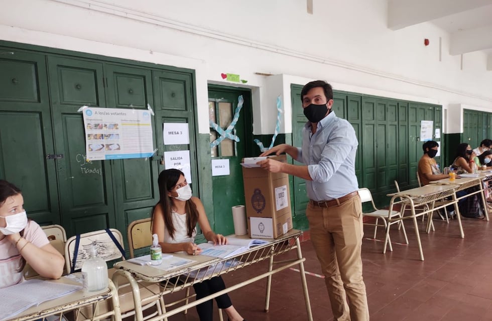 Elecciones 2021: El candidato de Juntos por el Cambio, Martín Arjol, emitió su voto y destacó la participación ciudadana en estas elecciones