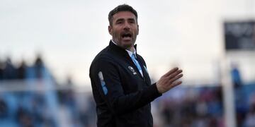 Diego Pozo  y un nuevo Racing, que se pone en marcha este domingo en Primera Nacional (Foto: Javier Ferreyra / La Voz).