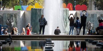 En el dia de hoy se espera que baje el viento zonda a llano, Plaza Independencia  
Foto: Ignacio Blanco / Los Andes
