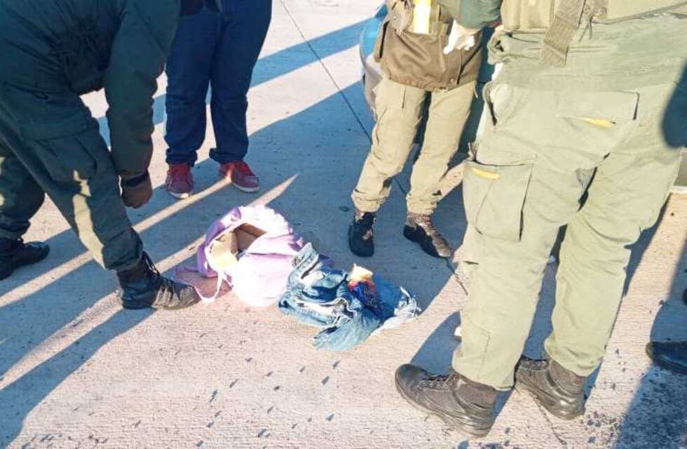 Trasladaba 10 kg de marihuana adosados a su cuerpo y en un bolso cuando fue detenido
