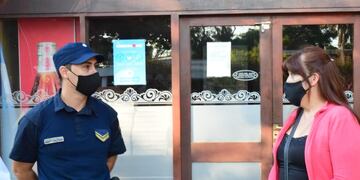 La mujer se reencontró con el cabo y aseguró que es "un ángel".