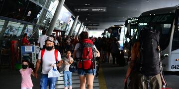 El movimiento en la Terminal de Córdoba por el fin de semana extralargo (José Hernández/LaVoz).