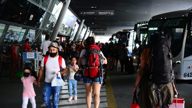 El movimiento en la Terminal de Córdoba por el fin de semana extralargo (José Hernández/LaVoz).