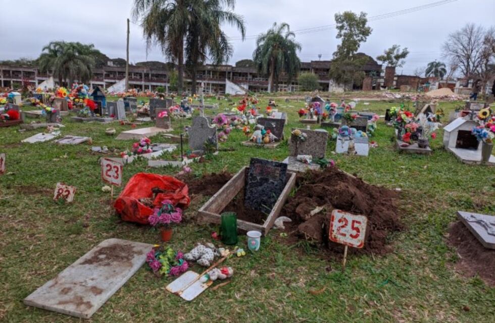 Fueron a exhumar el cuerpo de una bebé y encontraron un hueso de pierna