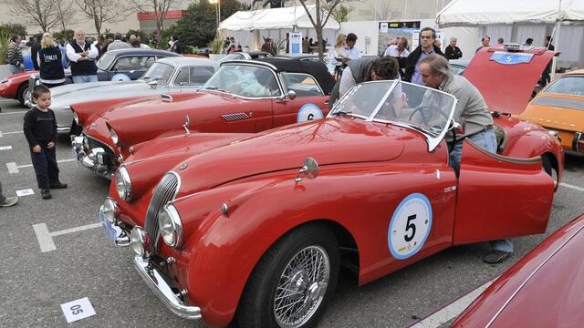 Espectáculo. El rally de autos antiguos convocó clásicos de todos los tiempos. Anoche pasó por Carlos Paz, y hoy termina en Córdoba (La Voz).