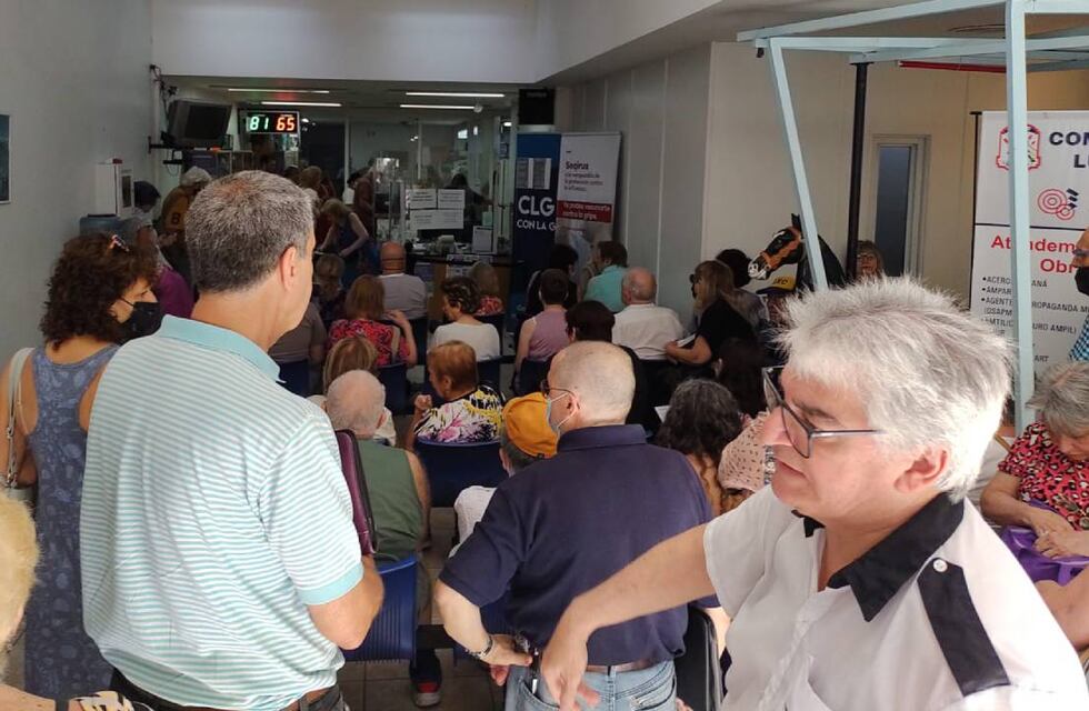 Vacuna COVID-19 en Rosario: Luz y Fuerza reabrió su sede principal