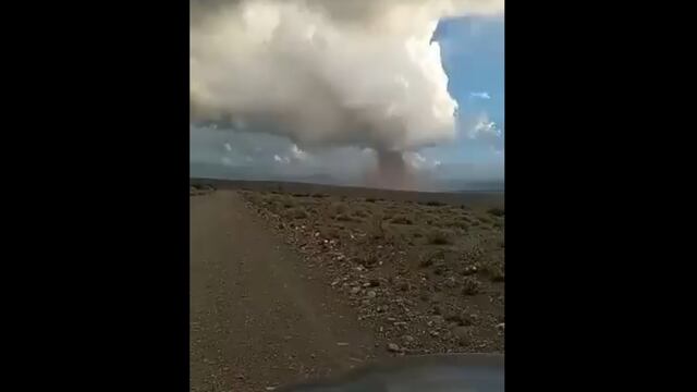 No lo podía creer: se encontró con un tornado y lo filmó