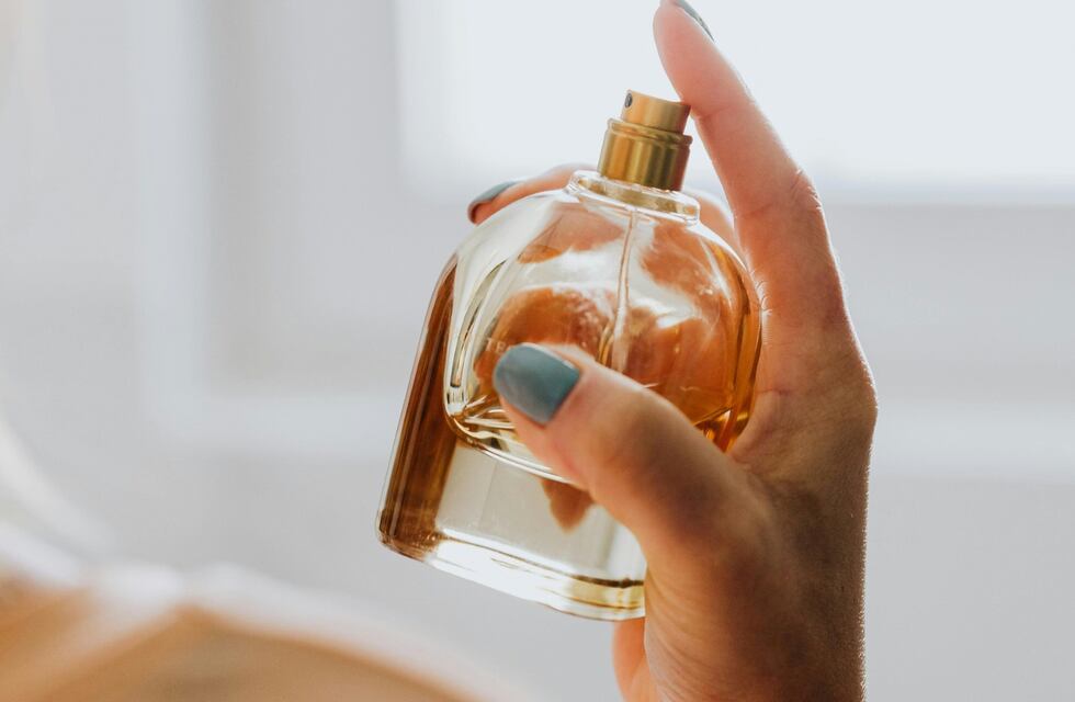 Floral y amaderado: el perfume árabe femenino más buscado en Mercado Libre para regalar en San Valentín