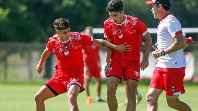 Lucas Bovaglio sigue de cerca al equipo de Instituto que asoma como titular. Para el clásico con Racing y para la Primera Nacional (Prensa Instituto).