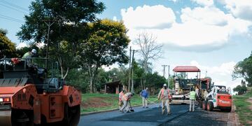 San Pedro: trabajan en el asfaltado de la Av. Nicanor del municipio