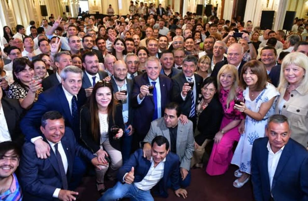 Jaldo encabezó el brindis de fin de año en Casa de Gobierno