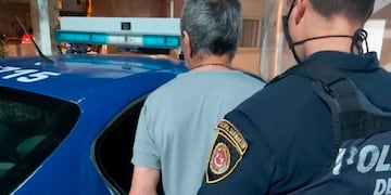 Amenazó a su mamá con una cuchilla de carnicero y fue detenido por la Policía.