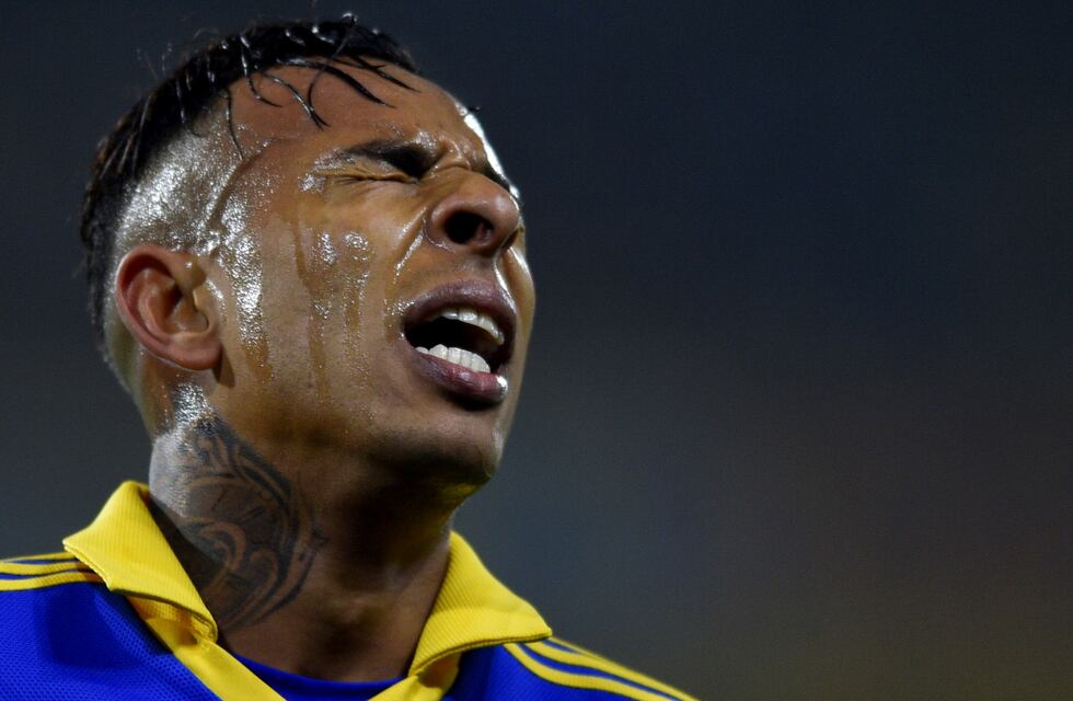 Sebastián Villa se lesionó la rodilla, fue operado y se podría perder lo que resta del año con Boca