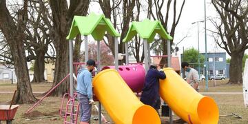 Instalaron nuevos juegos en la Plaza "Normando Corti" del Villa Rosas