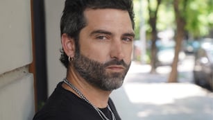 Investigan a un psicólogo influencer por acoso tras una polémica frase al aire: “Siempre que viene una chica linda…”.