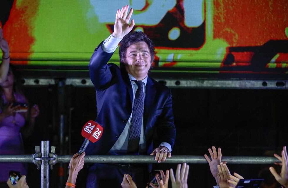 Javier Milei: “Hay que recortar en donde la política roba: las obras públicas”