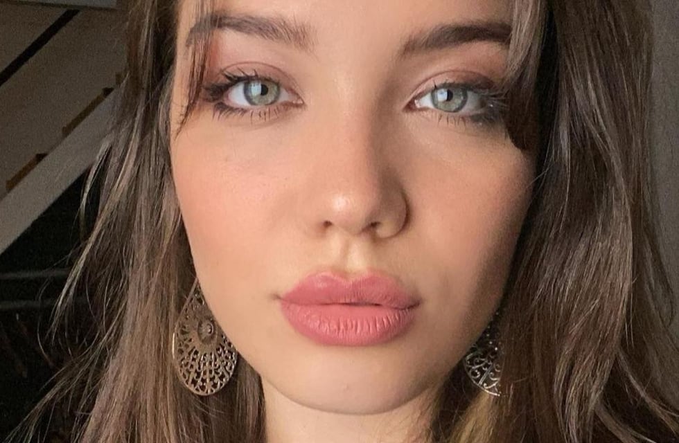 Las fotos ultra sensuales de Malena Narvay con escote en primerísimo plano