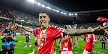 Ángel Di María ganó la Supercopa de Portugal 2023 con Benfica.