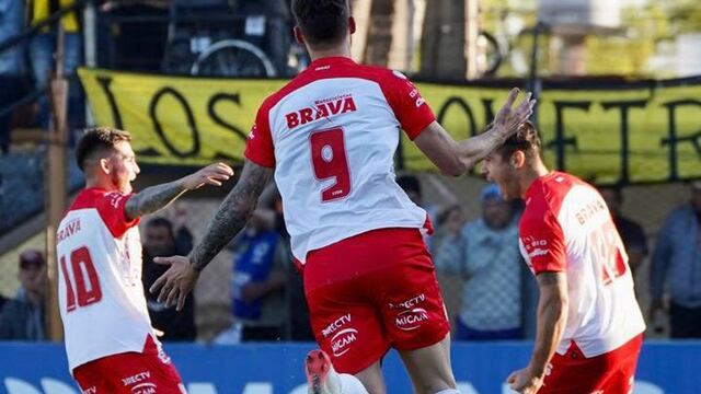 Graciani, de penal, volvió al gol en Instituto (Foto: Prensa IACC).