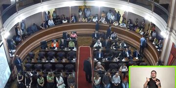Tras el programa, se transmitieron en vivo las distinciones y la sesión ordinaria de la Cámara Baja.