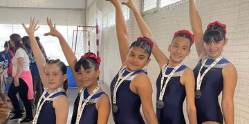 Brisa Ramírez, Luz Ortiz, Pilar Giménez, Amparo Ríos y Emily Viamonte, medalla de Plata en los Torneos Bonaerenses.