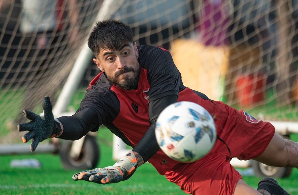 Newell’s Old Boys busca arquero: Lucas Hoyos sufrió una lesión grave en la rodilla