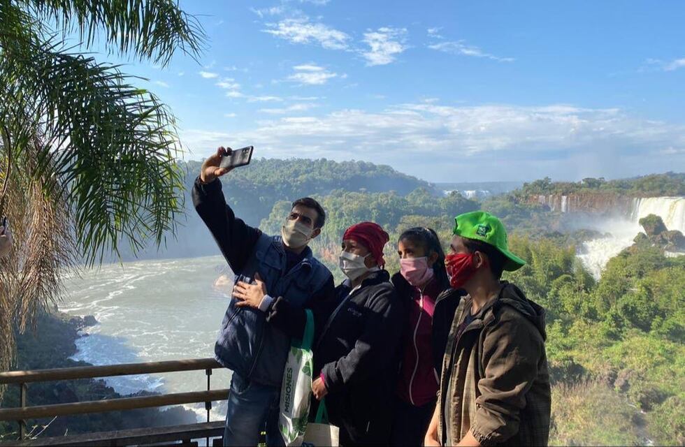Recomiendan a los turistas adquirir con anticipación su ticket de ingreso a Cataratas