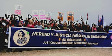 En el primer día del juicio, familiares y organizaciones reclamaron frente a los tribunales de Cruz del Eje. (Gentileza Juan Mazzeo)