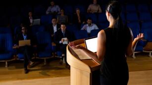 Cuáles son los 10 consejos de Harvard para hablar en público.